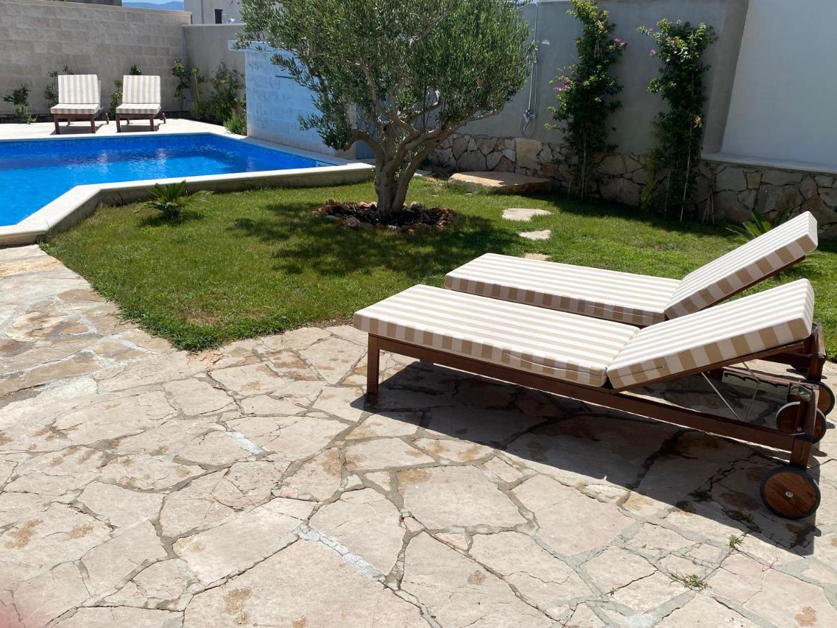 Villa Mediterra Garden & Pool Bol Exterior photo