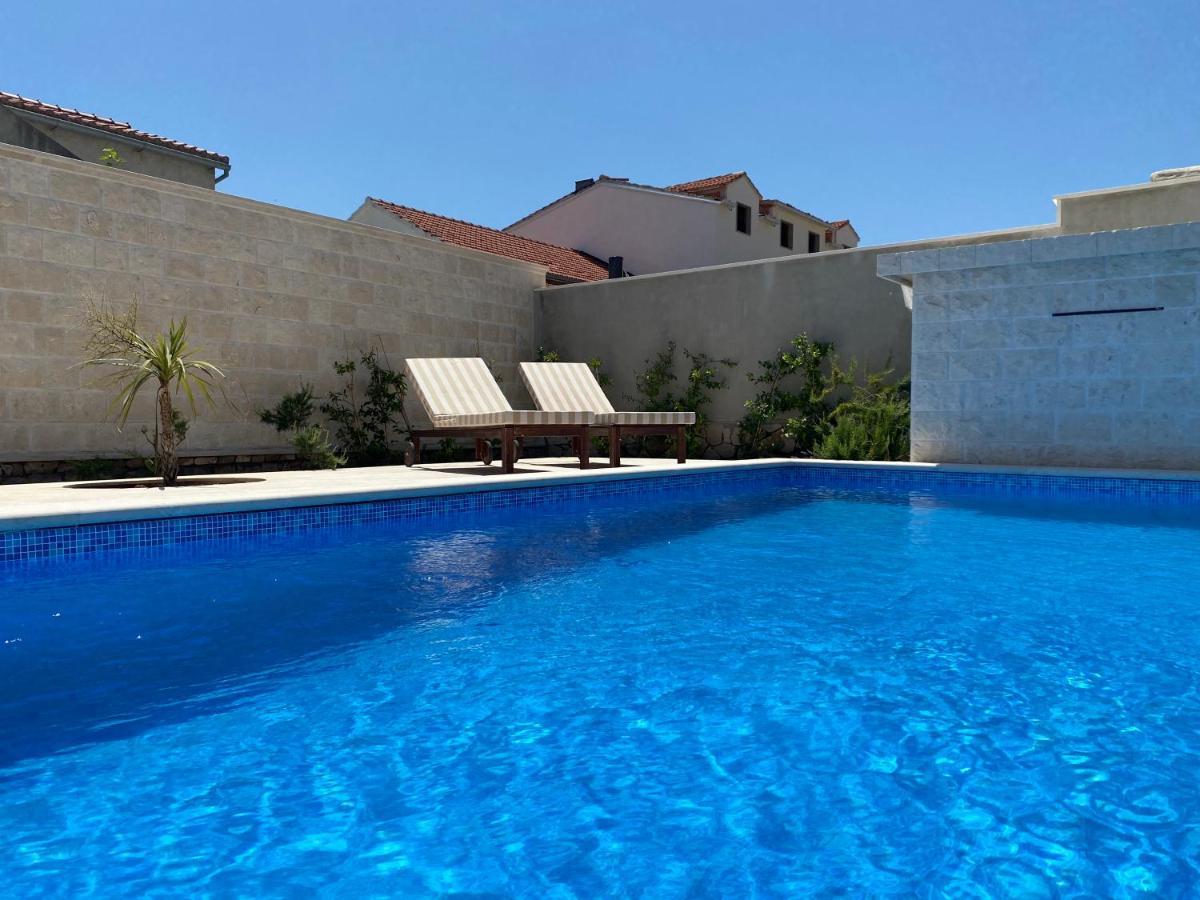 Villa Mediterra Garden & Pool Bol Exterior photo