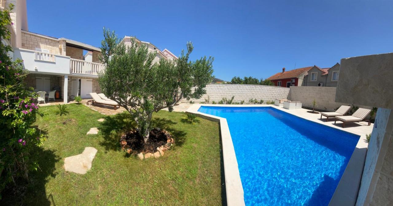 Villa Mediterra Garden & Pool Bol Exterior photo