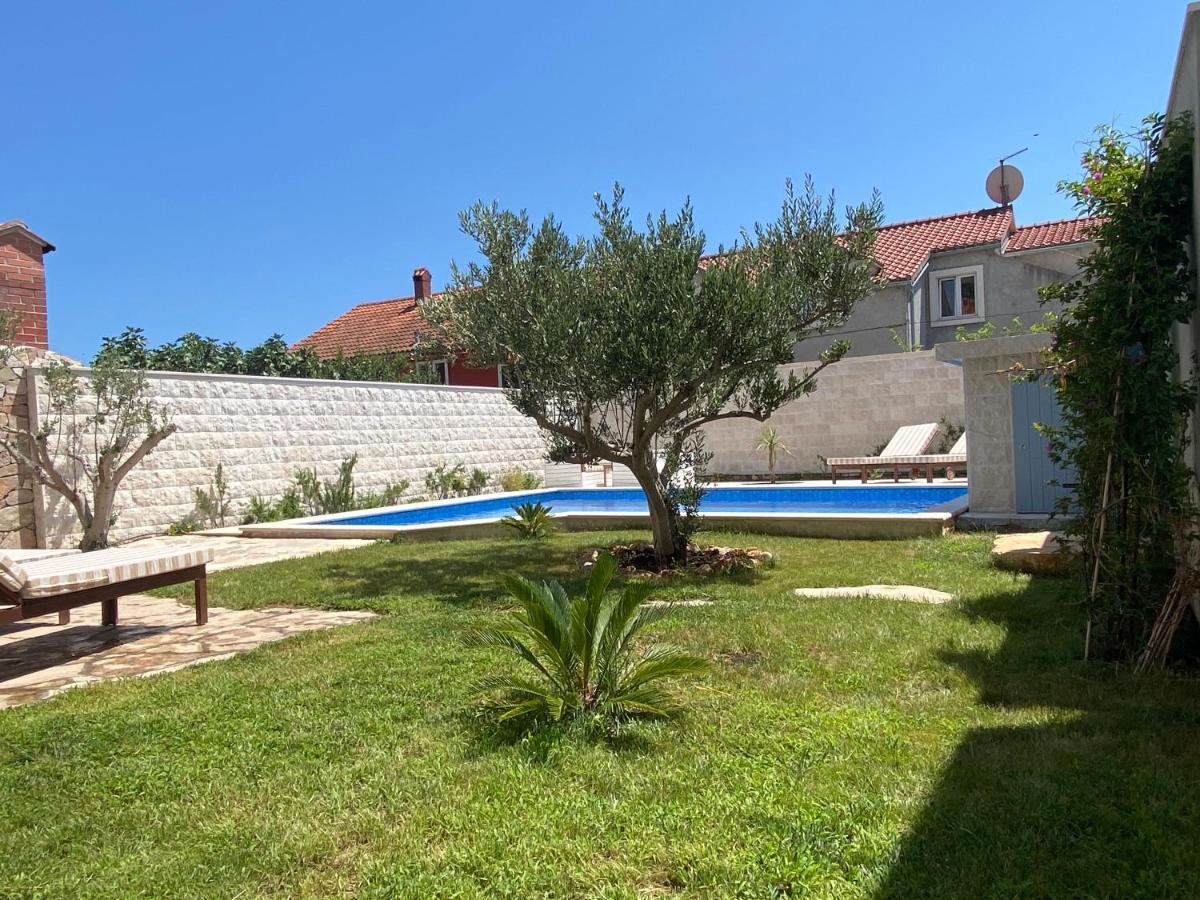 Villa Mediterra Garden & Pool Bol Exterior photo